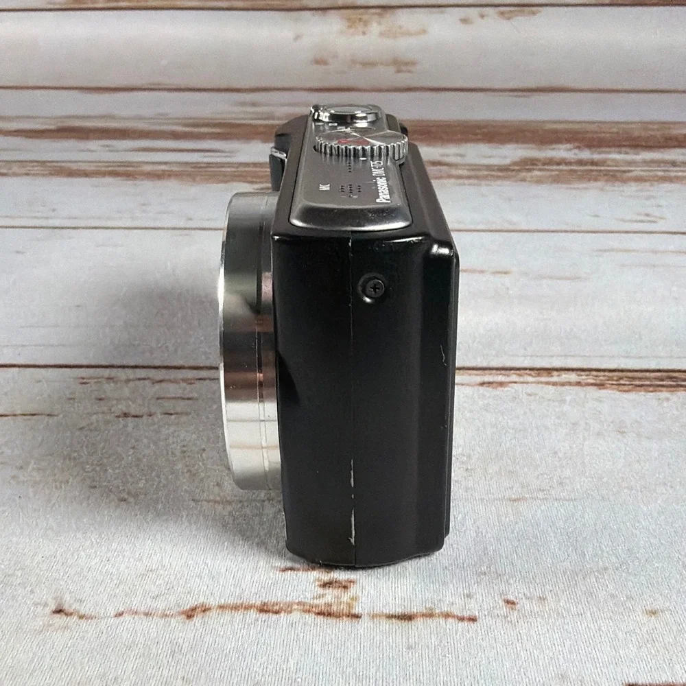 Panasonic Lumix DMC-TZ5 9.1MP 10x Zoom FOR PARTS REPAIR Display Issue